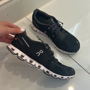 On Cloud 5 Black Running Shoes